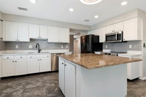 House in Sun City Center, Florida 2 bedrooms, 154.78 sq.m. № 2237850 - photo 21
