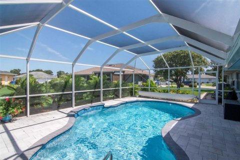 House in Sun City Center, Florida 2 bedrooms, 154.78 sq.m. № 2237850 - photo 28