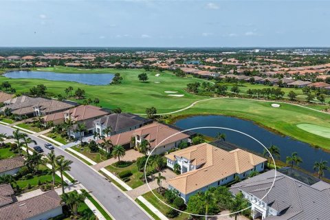 Casa en alquiler en Bradenton, Florida, 4 dormitorios, 371.42 m2 № 1777398 - foto 1
