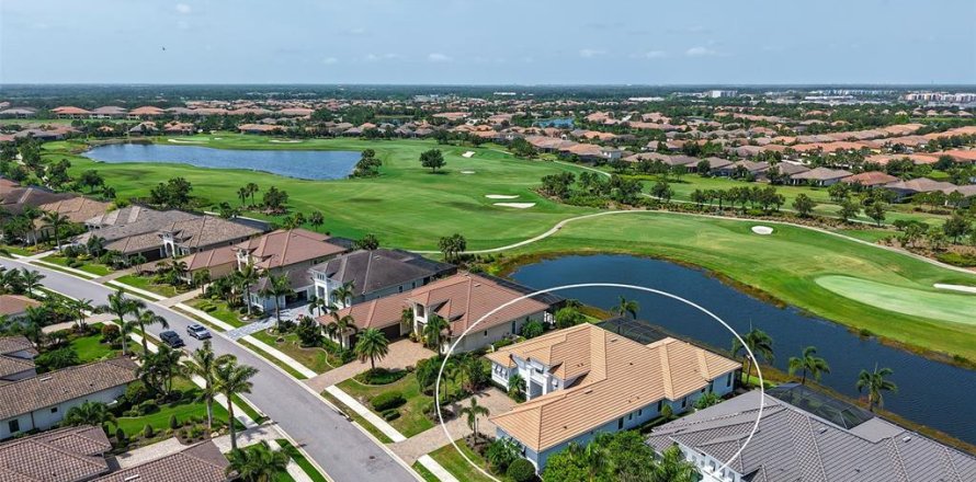 Villa ou maison à Bradenton, Floride 4 chambres, 371.42 m2 № 1777398