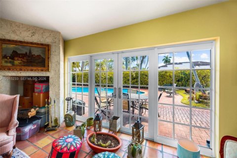 House in Miami, Florida 4 bedrooms, 265.61 sq.m. № 2185859 - photo 27