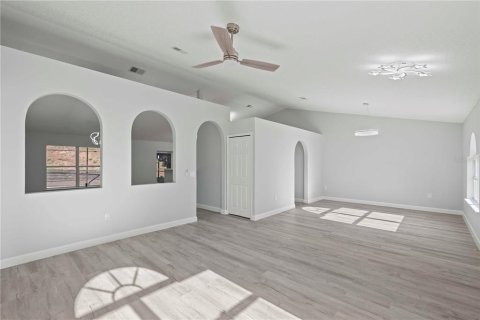 Villa ou maison à vendre à Minneola, Floride: 3 chambres, 186.55 m2 № 2114848 - photo 7