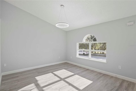 Villa ou maison à vendre à Minneola, Floride: 3 chambres, 186.55 m2 № 2114848 - photo 4