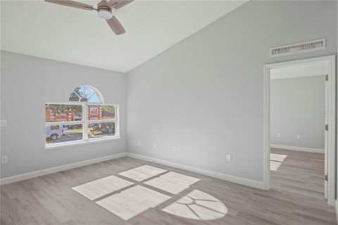 Villa ou maison à vendre à Minneola, Floride: 3 chambres, 186.55 m2 № 2114848 - photo 5