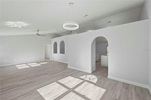 Villa ou maison à vendre à Minneola, Floride: 3 chambres, 186.55 m2 № 2114848 - photo 8