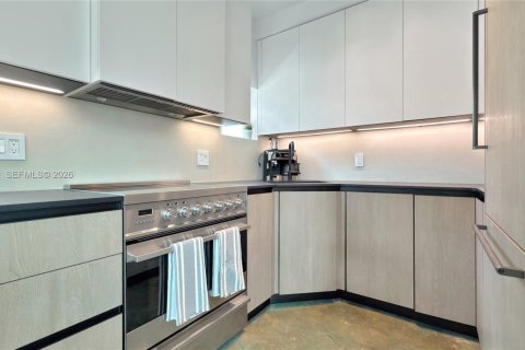 Immobilier commercial à vendre à Miami Beach, Floride: 260.96 m2 № 2029745 - photo 11