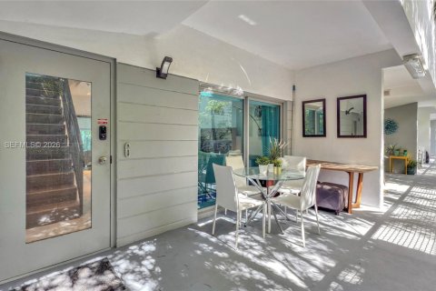 Immobilier commercial à vendre à Miami Beach, Floride: 260.96 m2 № 2029745 - photo 28