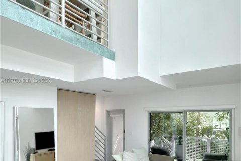 Immobilier commercial à vendre à Miami Beach, Floride: 260.96 m2 № 2029745 - photo 8