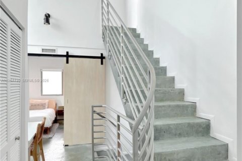 Immobilier commercial à vendre à Miami Beach, Floride: 260.96 m2 № 2029745 - photo 24