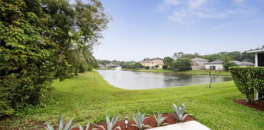 House in Riviera Beach, Florida 3 bedrooms, 158.86 sq.m. № 1079827
