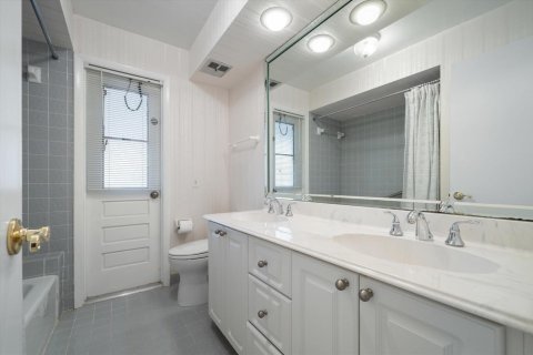 House in Plantation, Florida 3 bedrooms, 189.8 sq.m. № 2392422 - photo 26