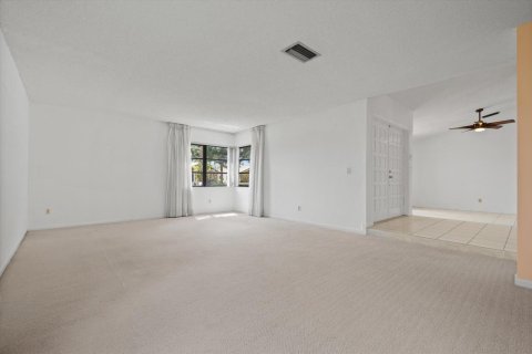 House in Plantation, Florida 3 bedrooms, 189.8 sq.m. № 2392422 - photo 13