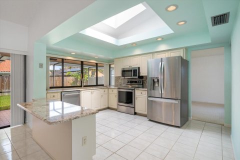 House in Plantation, Florida 3 bedrooms, 189.8 sq.m. № 2392422 - photo 8