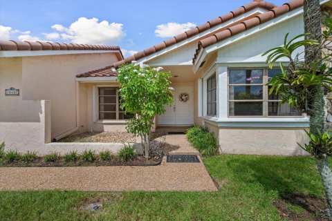 House in Plantation, Florida 3 bedrooms, 189.8 sq.m. № 2392422