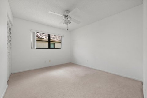 House in Plantation, Florida 3 bedrooms, 189.8 sq.m. № 2392422 - photo 22