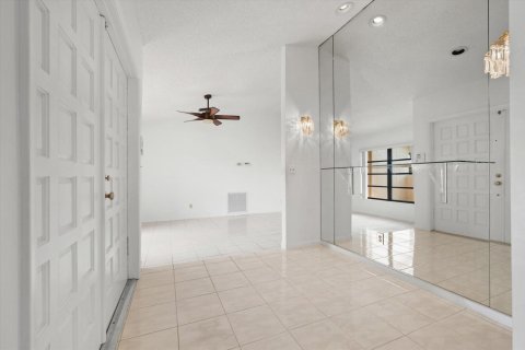 House in Plantation, Florida 3 bedrooms, 189.8 sq.m. № 2392422 - photo 3