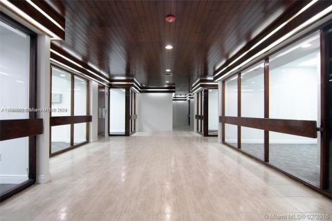 Immobilier commercial à vendre à North Miami, Floride № 1862917 - photo 1