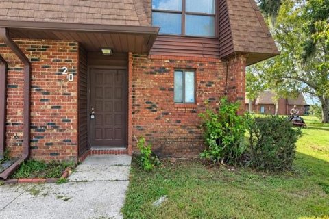 Townhouse in Lakeland, Florida 2 bedrooms, 107.58 sq.m. № 2363990