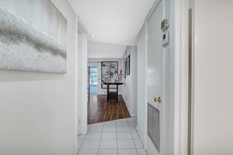 Copropriété à vendre à Lauderhill, Floride: 1 chambre, 86.21 m2 № 2389553 - photo 3