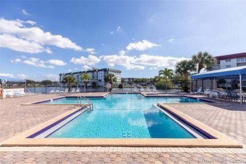 Copropriété à vendre à Lauderhill, Floride: 1 chambre, 86.21 m2 № 2389553 - photo 20