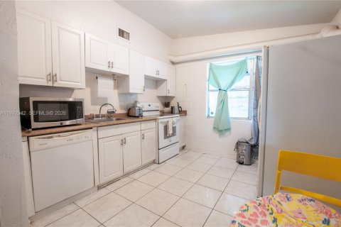 Casa en venta en West Park, Florida, 2 dormitorios, 81.57 m2 № 2056804 - foto 8