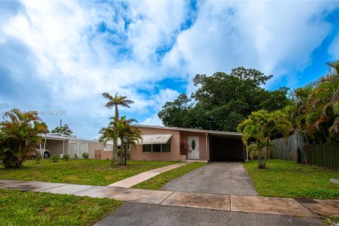 Casa en venta en West Park, Florida, 2 dormitorios, 81.57 m2 № 2056804 - foto 3