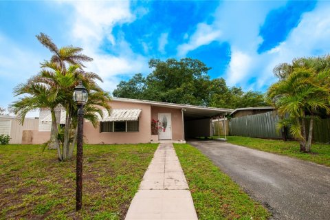 Casa en venta en West Park, Florida, 2 dormitorios, 81.57 m2 № 2056804 - foto 2