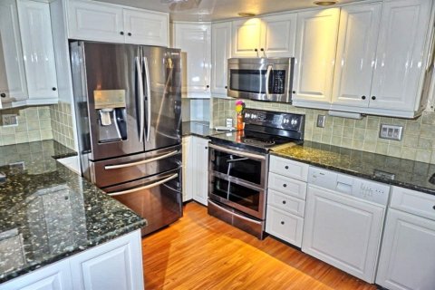 Купить кондоминиум в Лутц, Флорида 5 комнат, 252.97м2, № 2133927 - фото 5
