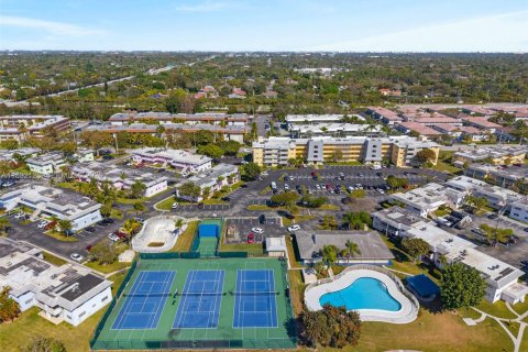 Copropriété à vendre à Miami, Floride: 2 chambres, 69.68 m2 № 2014558 - photo 15