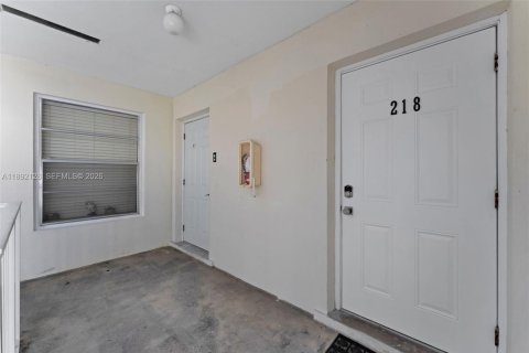 Copropriété à vendre à Miami, Floride: 2 chambres, 69.68 m2 № 2014558 - photo 13