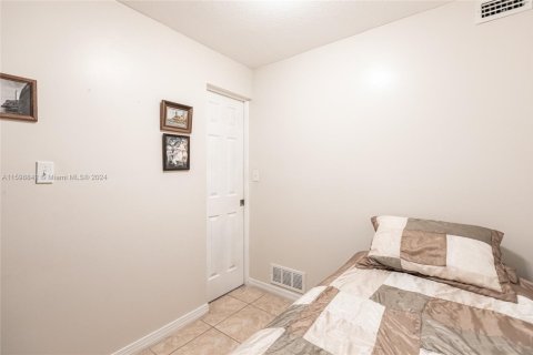 Купить кондоминиум в Майами, Флорида 1 спальня, 71.35м2, № 2088644 - фото 13