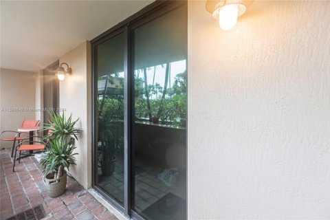 Купить кондоминиум в Майами, Флорида 1 спальня, 71.35м2, № 2088644 - фото 14