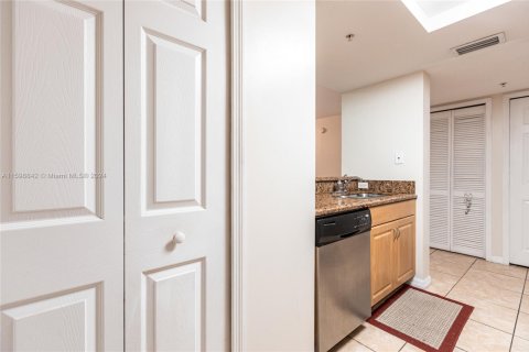 Купить кондоминиум в Майами, Флорида 1 спальня, 71.35м2, № 2088644 - фото 6