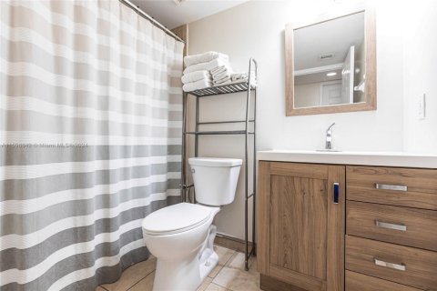Купить кондоминиум в Майами, Флорида 1 спальня, 71.35м2, № 2088644 - фото 9