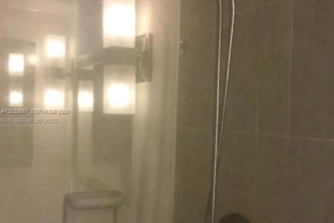 Снять в аренду кондоминиум в Корал-Спрингс, Флорида 2 спальни, 74.32м2, № 2077606 - фото 9