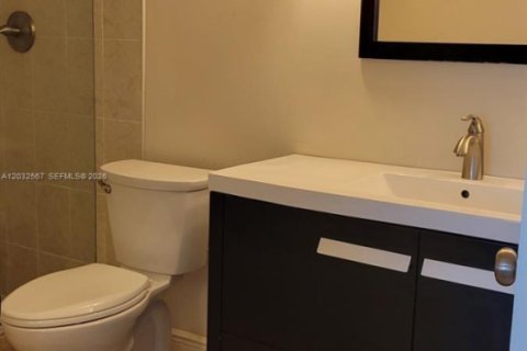 Снять в аренду кондоминиум в Корал-Спрингс, Флорида 2 спальни, 74.32м2, № 2077606 - фото 7