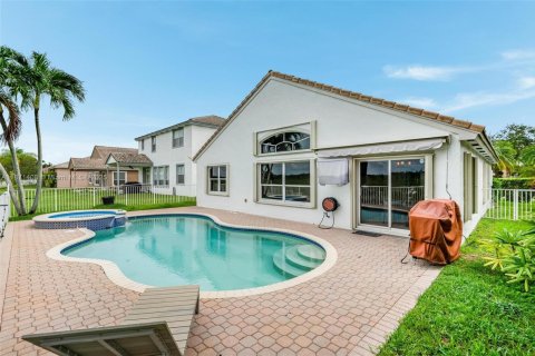 House in Pembroke Pines, Florida 4 bedrooms, 217.3 sq.m. № 1922977 - photo 28