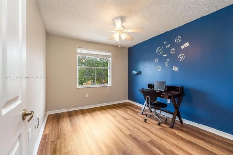 House in Pembroke Pines, Florida 4 bedrooms, 217.3 sq.m. № 1922977 - photo 23
