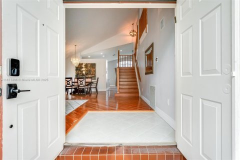 House in Pembroke Pines, Florida 4 bedrooms, 217.3 sq.m. № 1922977 - photo 4