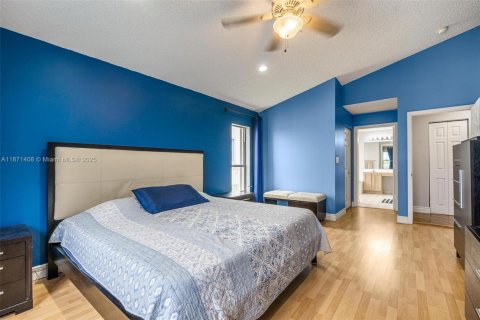 House in Pembroke Pines, Florida 4 bedrooms, 217.3 sq.m. № 1922977 - photo 17