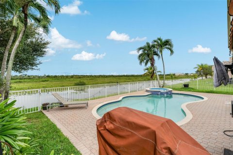 House in Pembroke Pines, Florida 4 bedrooms, 217.3 sq.m. № 1922977 - photo 30