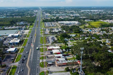Immobilier commercial à louer à Holiday, Floride: 525.08 m2 № 1903373 - photo 12