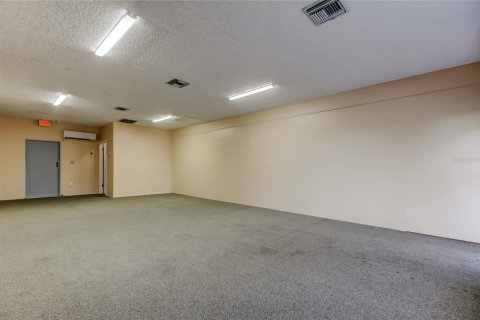Immobilier commercial à louer à Holiday, Floride: 525.08 m2 № 1903373 - photo 18