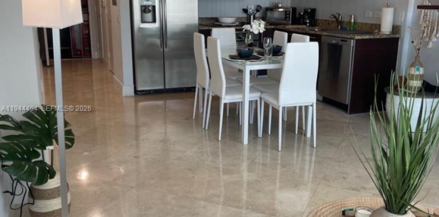 Condo in Miami, Florida, 1 bedroom  № 2001595