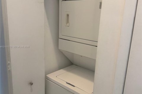 Copropriété à louer à Miami, Floride: 1 chambre, 78.22 m2 № 2414738 - photo 17