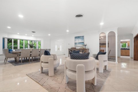 House in Sea Ranch Lakes, Florida 3 bedrooms, 302.49 sq.m. № 2088002 - photo 5