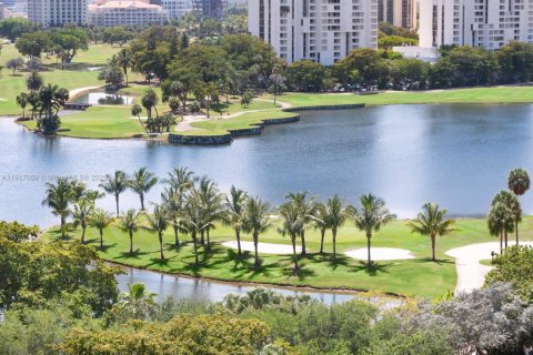 Condo in Aventura, Florida, 2 bedrooms № 2056721 - photo 12