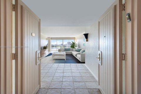 Condo in Aventura, Florida, 2 bedrooms № 2056721 - photo 5