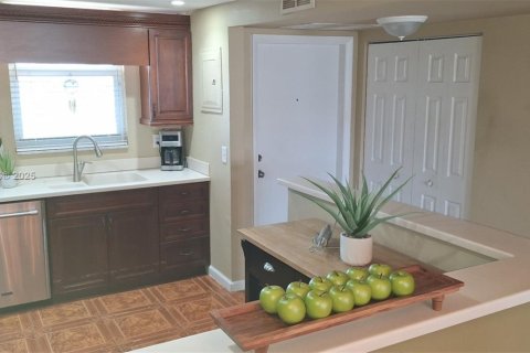 Copropriété à vendre à Fort Lauderdale, Floride: 2 chambres, 107.77 m2 № 1961094 - photo 10