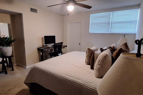 Copropriété à vendre à Fort Lauderdale, Floride: 2 chambres, 107.77 m2 № 1961094 - photo 25